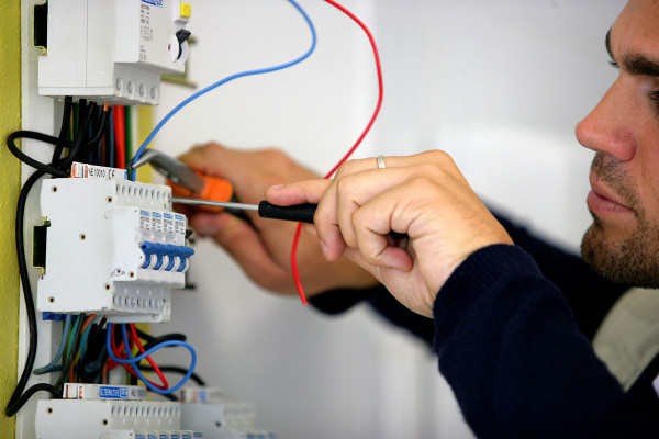 Électricien compétent à Clamart